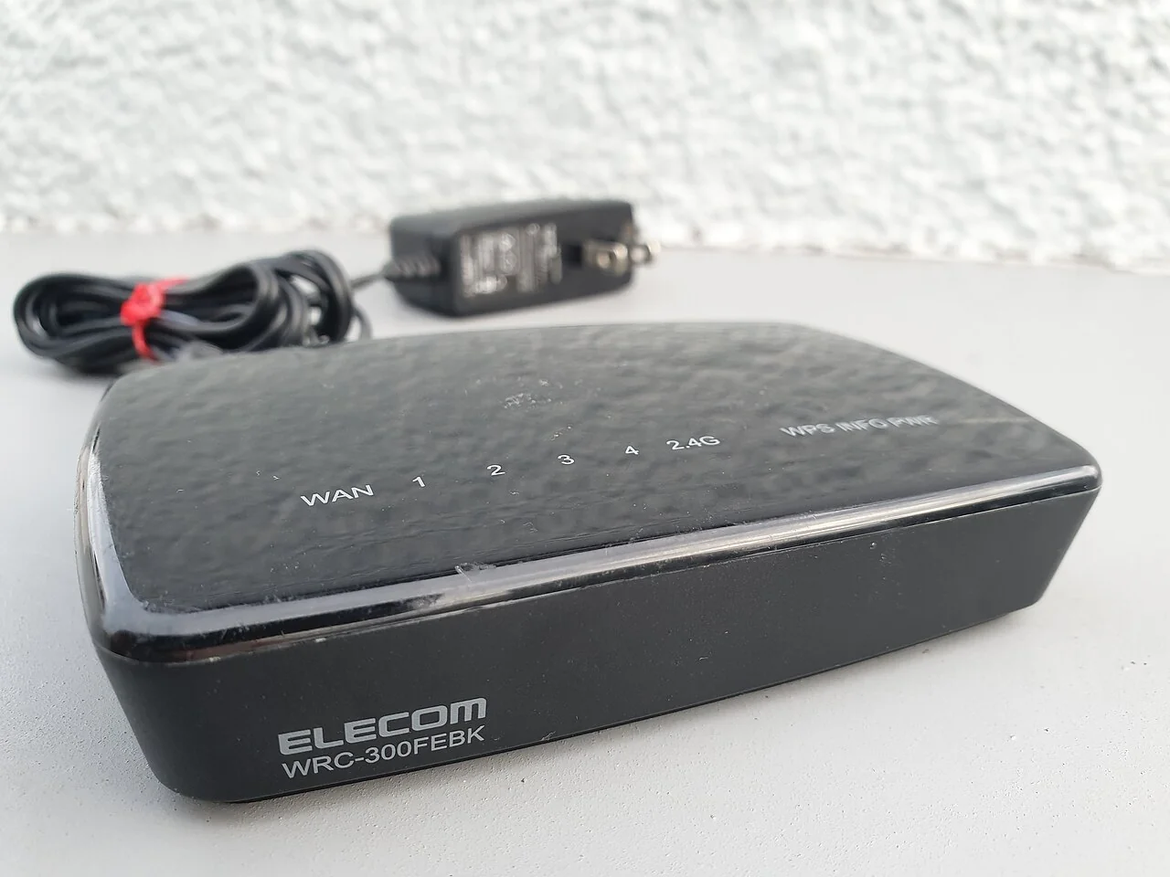 A real WiFi router (from Wikimedia Commons)